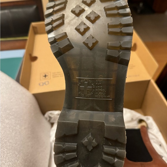 Dr. Martens Leonore Saddle Tan fur lined boot - Picture 6 of 9